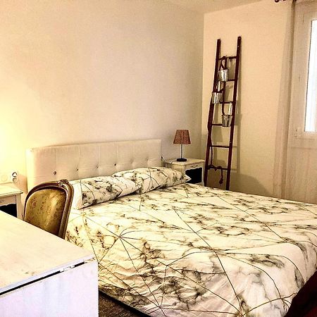 Chambre 1Er Etage กาเนต์-อ็อง-รูสซียง ภายนอก รูปภาพ